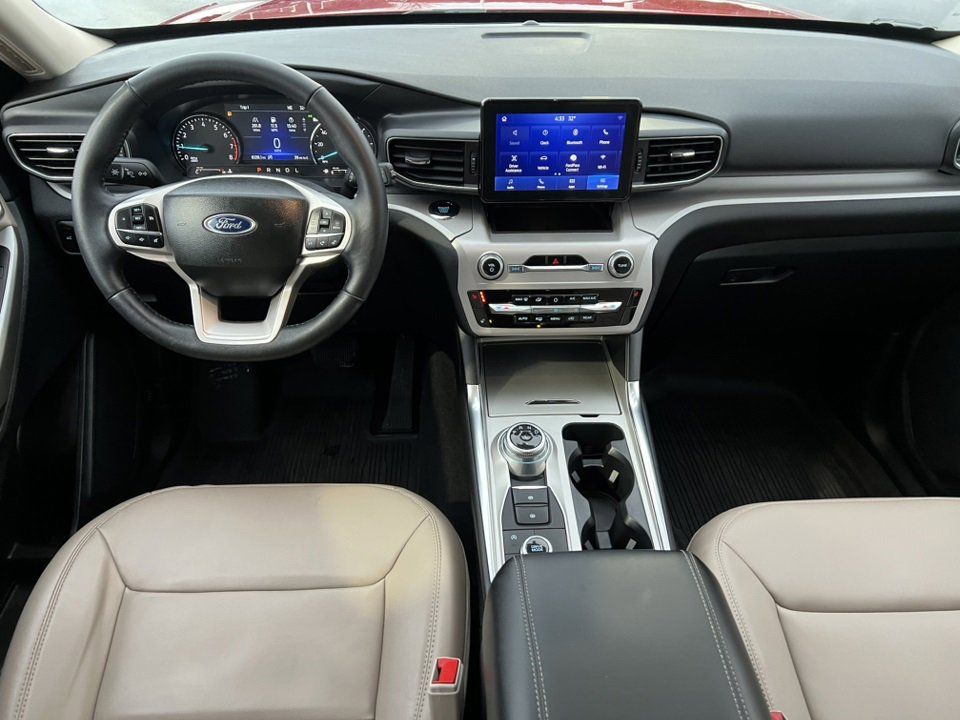 Certified 2023 Ford Explorer XLT w/ Equipment Group 202A image 3