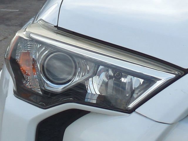 Used 2019 Toyota 4Runner SR5 Premium image 10