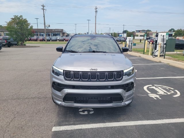 Used 2023 Jeep Compass High Altitude AWD/4WD image 2