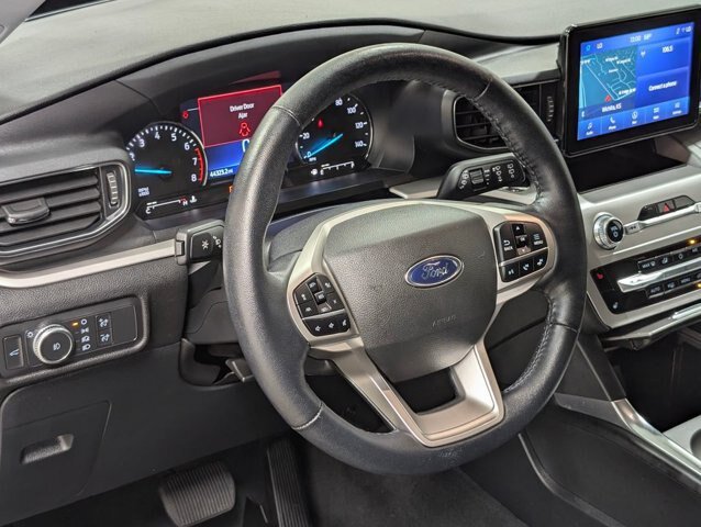 Certified 2022 Ford Explorer XLT w/ Equipment Group 202A AWD/4WD image 9