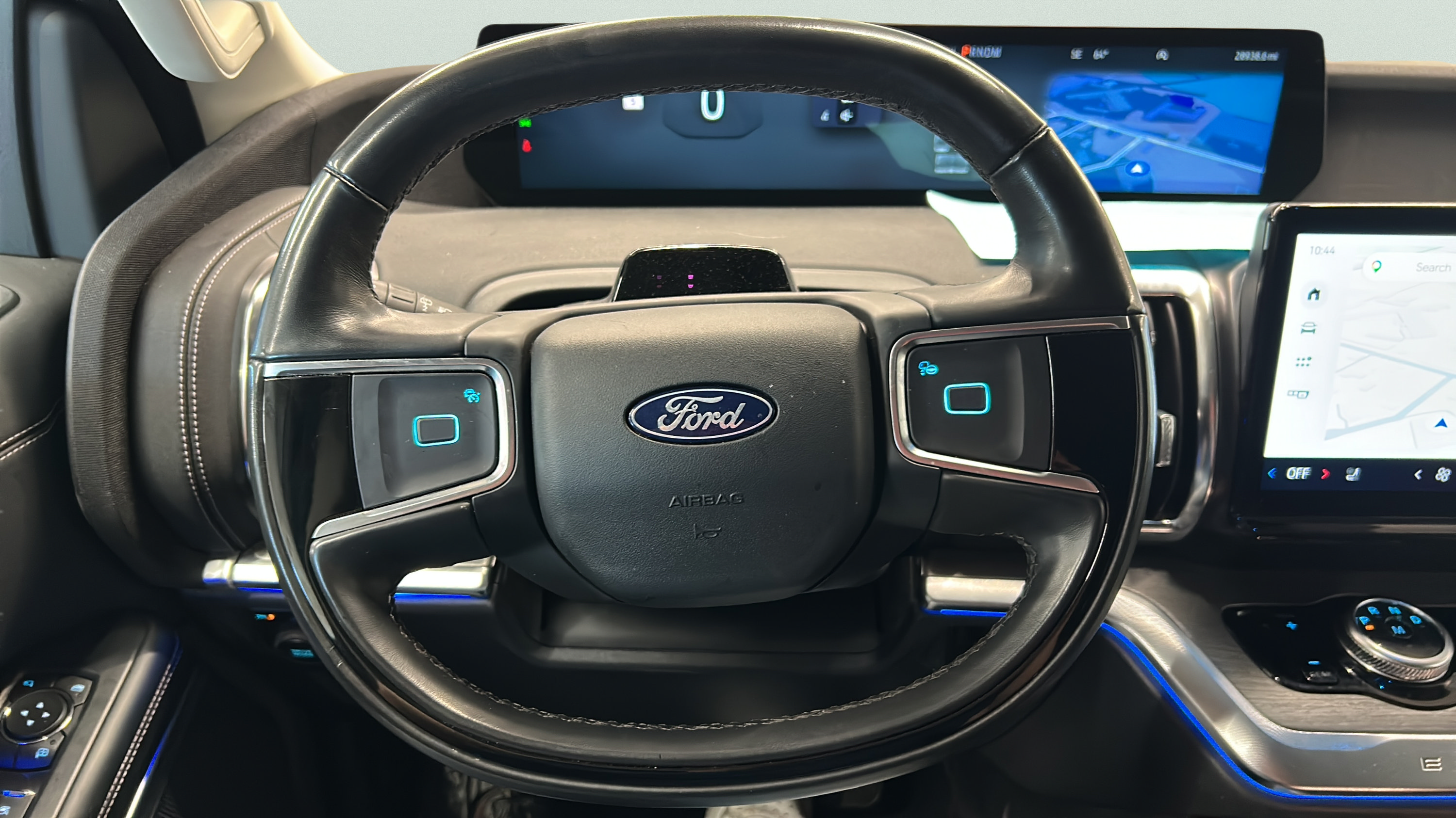 Certified 2025 Ford Expedition Max Platinum w/ Driver's Package AWD/4WD image 21