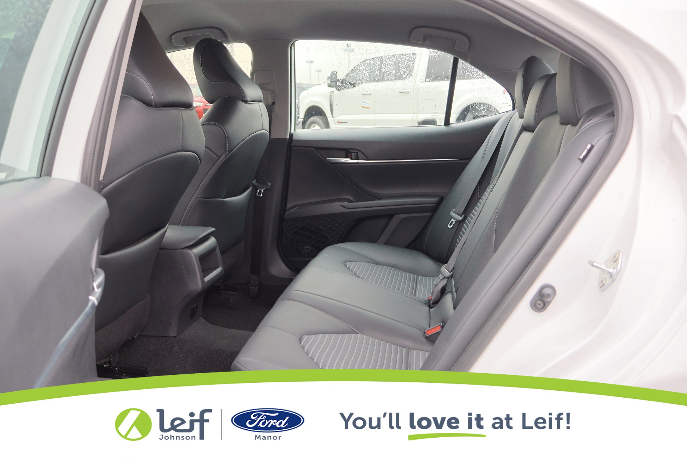 Used 2024 Toyota Camry SE image 26