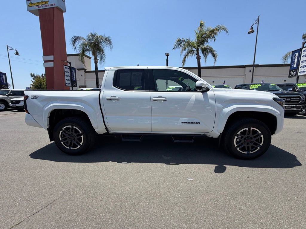 Used 2024 Toyota Tacoma TRD Sport w/ TRD Sport Premium Package AWD/4WD image 11