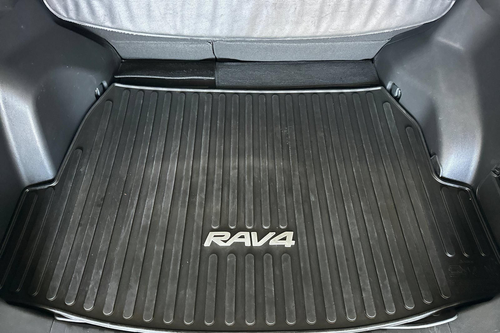 Used 2023 Toyota RAV4 XLE w/ Convenience Package AWD/4WD image 17