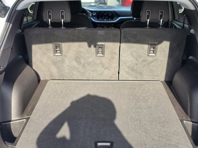 Used 2020 Chevrolet Blazer LT FWD image 11