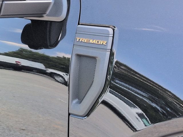 Certified 2025 Ford Maverick Tremor AWD/4WD image 14