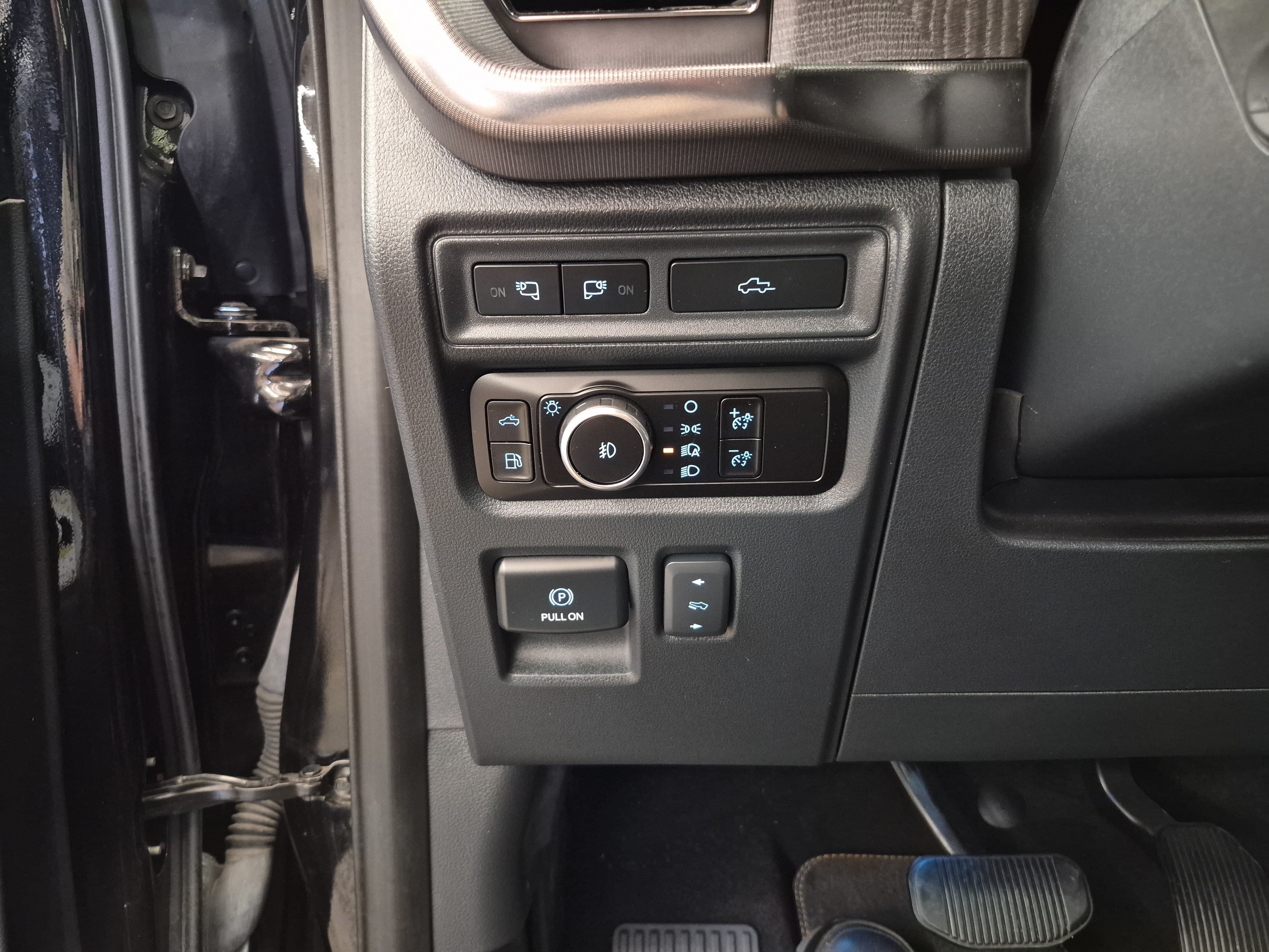 Certified 2023 Ford F150 Platinum w/ Equipment Group 701A High AWD/4WD image 25
