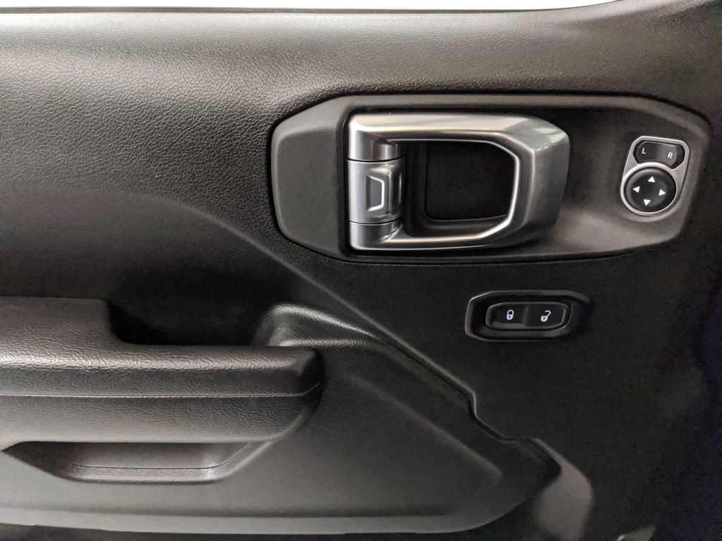 Used 2025 Jeep Gladiator Sport image 18