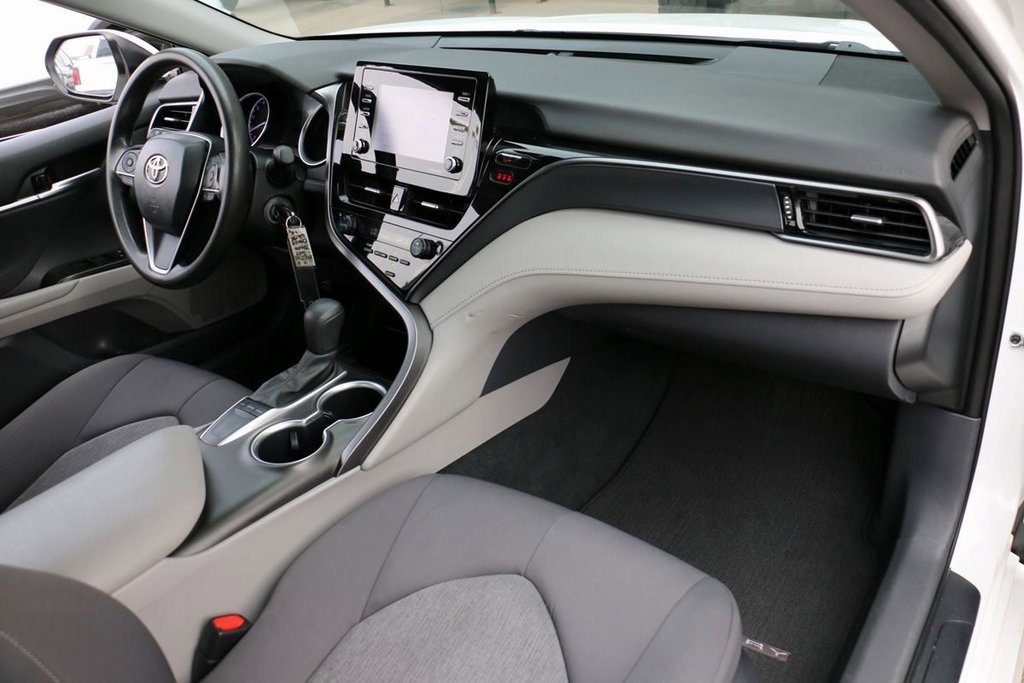 Used 2024 Toyota Camry LE image 30