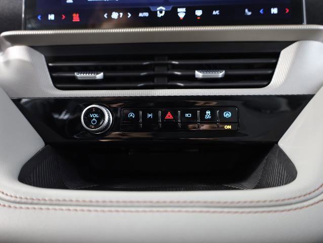 Certified 2025 Ford Explorer Active w/ Active Comfort Package image 17