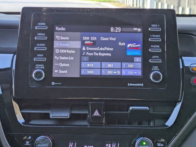 Used 2024 Toyota Camry SE w/ Convenience Package image 17