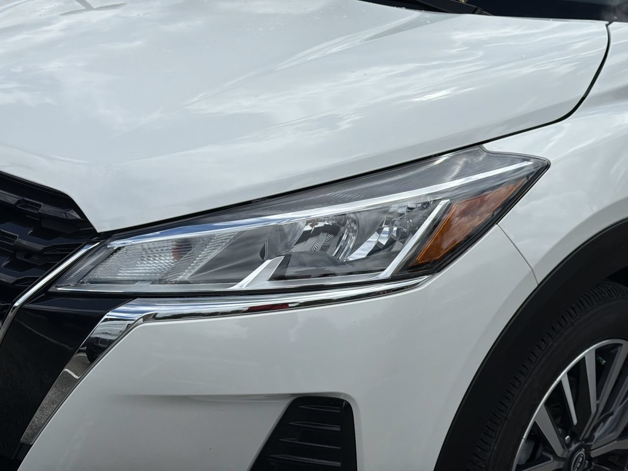 Used 2024 Nissan Kicks SV FWD image 6