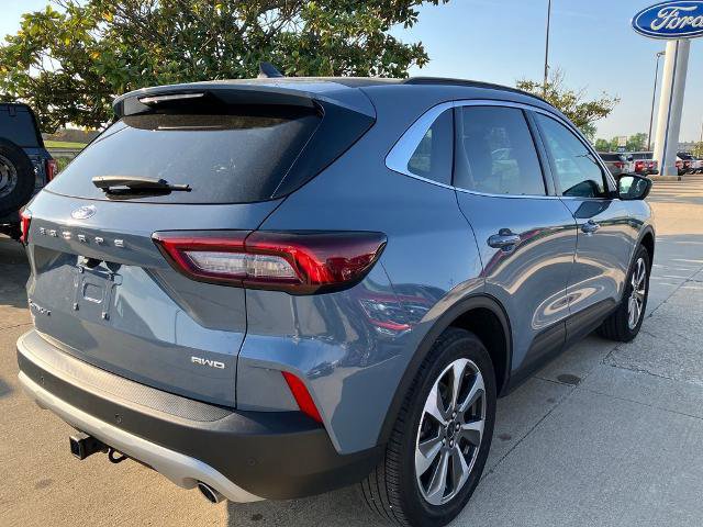 Certified 2025 Ford Escape Platinum w/ Premium Technology Package AWD/4WD image 5