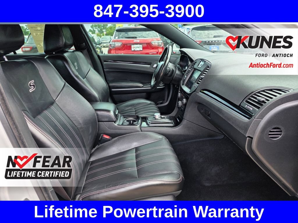 Used 2019 Chrysler 300 S AWD/4WD image 32