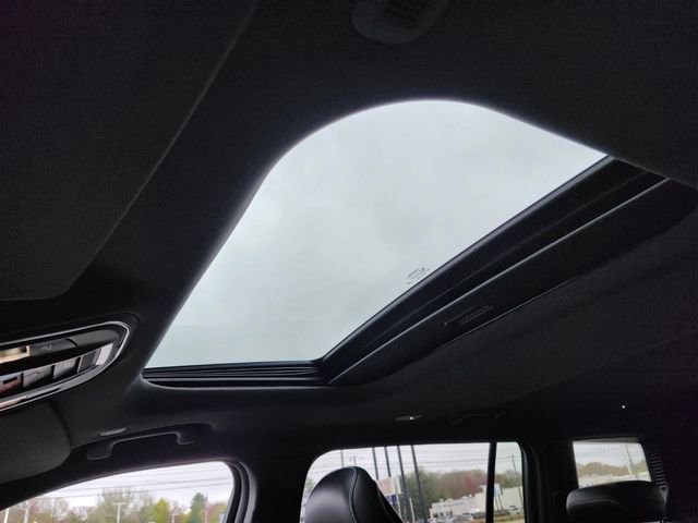 Used 2023 Jeep Grand Cherokee L Altitude AWD/4WD image 22