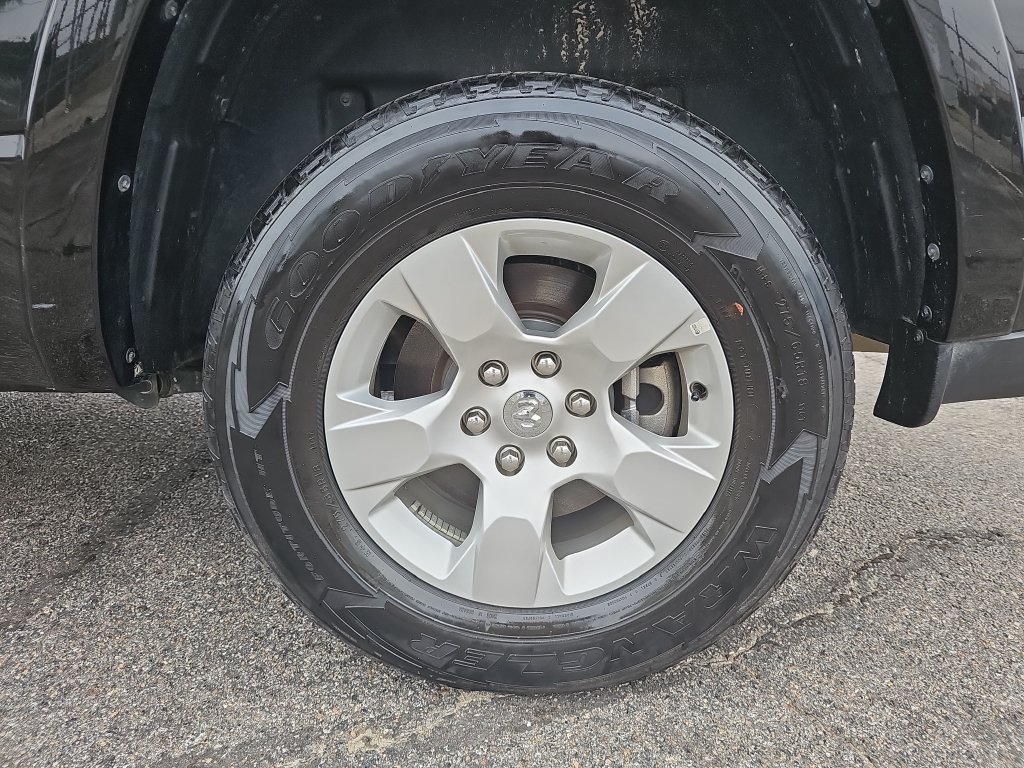 Used 2025 RAM 1500 Big Horn AWD/4WD image 33