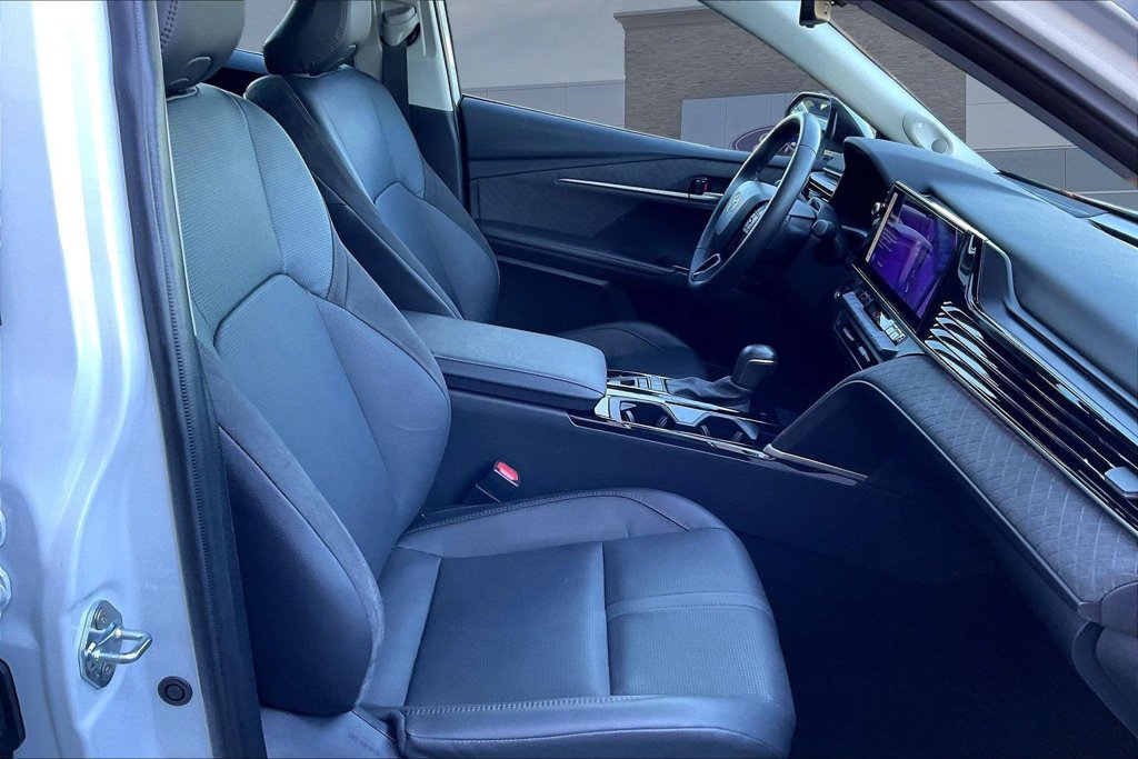 Used 2025 Toyota Camry XLE w/ Premium Plus Package FWD image 29