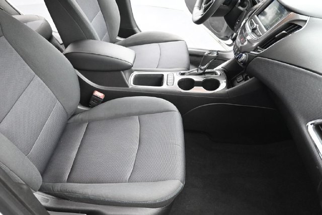 Used 2019 Chevrolet Cruze LT w/ Convenience Package FWD image 29