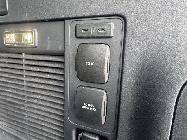 Certified 2025 Ford Expedition Max Platinum image 32