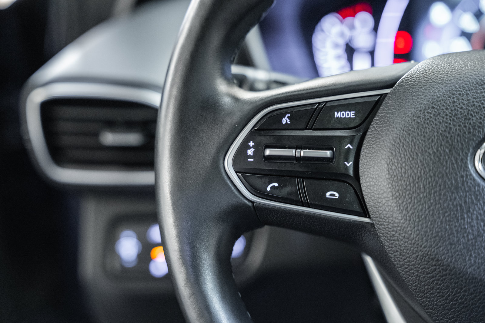 Used 2019 Hyundai Santa Fe AWD image 28