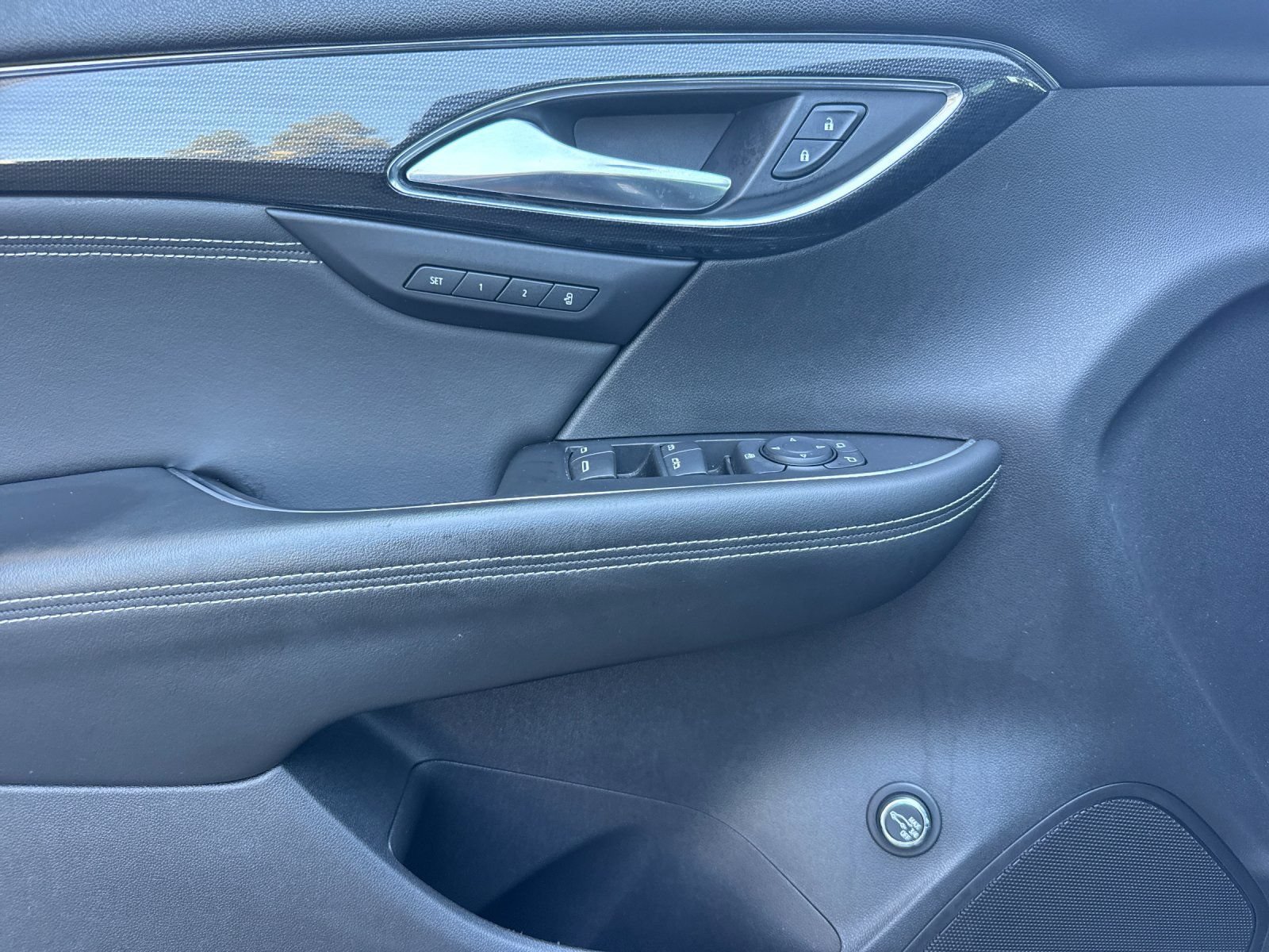 Used 2022 Buick Envision Essence w/ Sport Touring Package FWD image 10