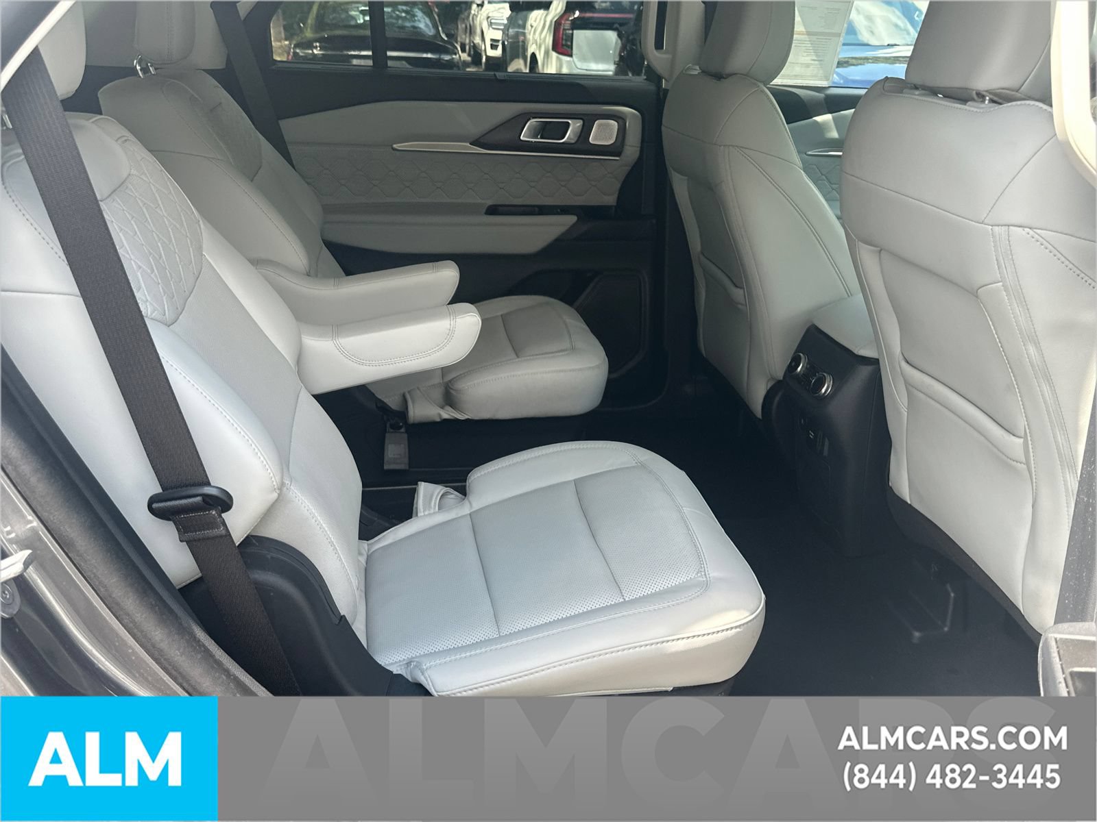 Certified 2025 Ford Explorer Platinum w/ Ultimate Package AWD/4WD image 17