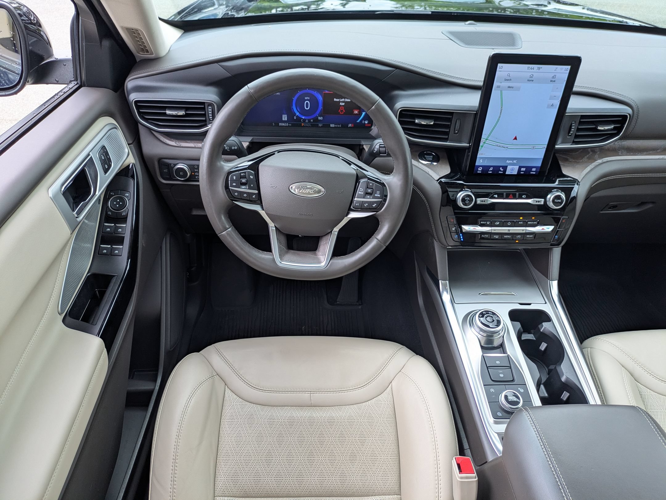 Certified 2022 Ford Explorer Platinum w/ Equipment Group 601A AWD/4WD image 33