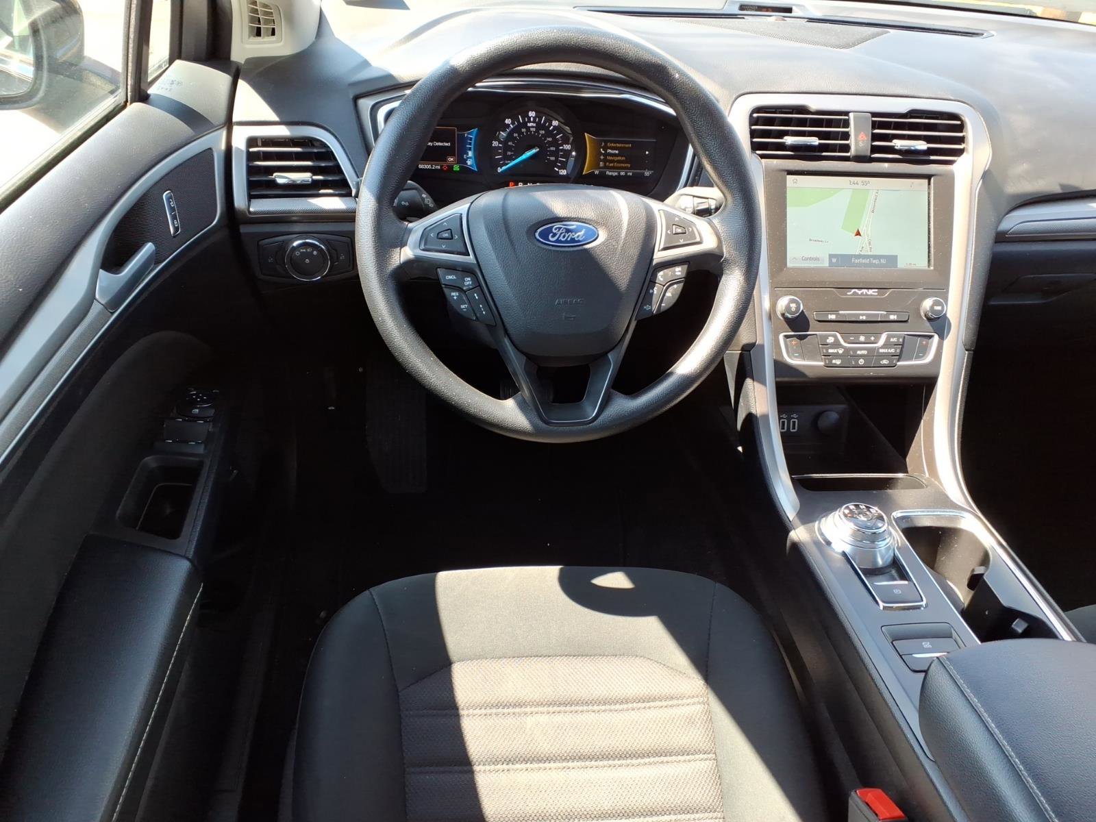 Certified 2020 Ford Fusion SE FWD image 8