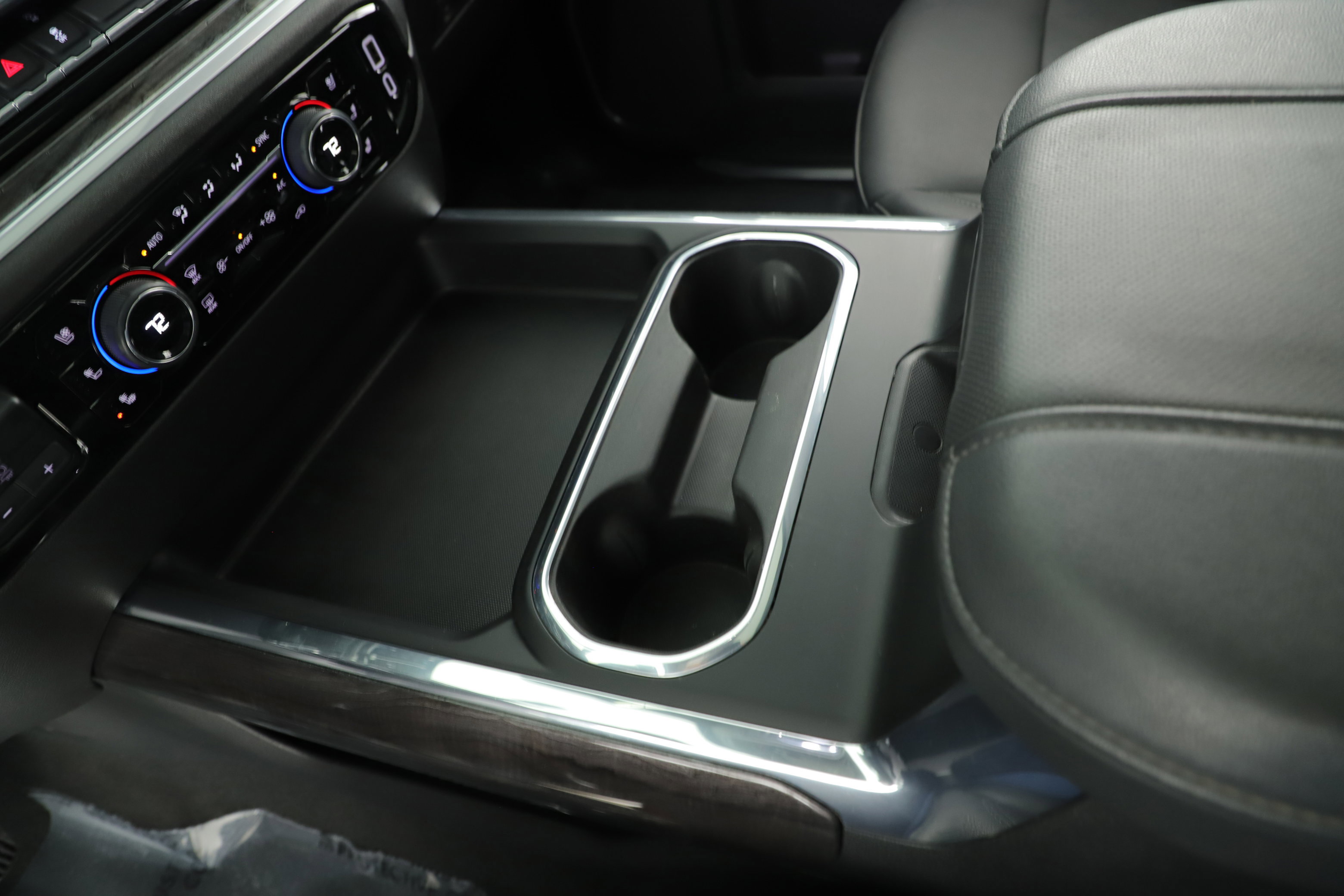 Used 2024 Chevrolet Silverado 2500 LTZ w/ LTZ Plus Package image 18