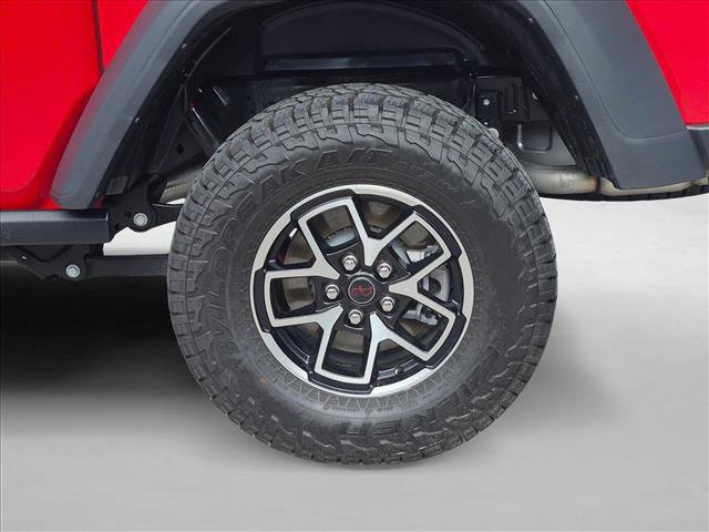 Used 2024 Jeep Gladiator Rubicon w/ Technology Group AWD/4WD image 22