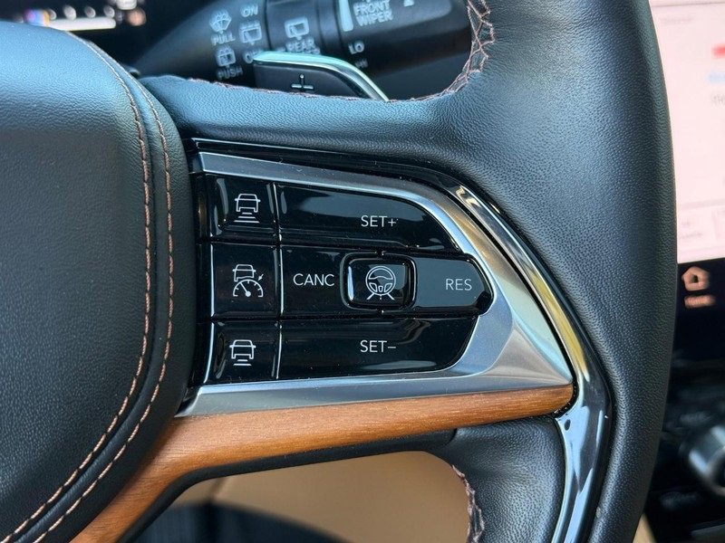 Used 2023 Jeep Grand Cherokee L Summit image 16