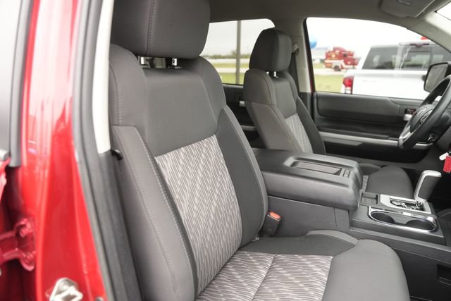Used 2018 Toyota Tundra SR5 w/ SR5 Upgrade Package image 19