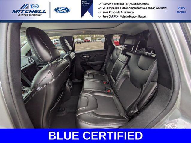 Used 2019 Jeep Cherokee Latitude Plus AWD/4WD image 27