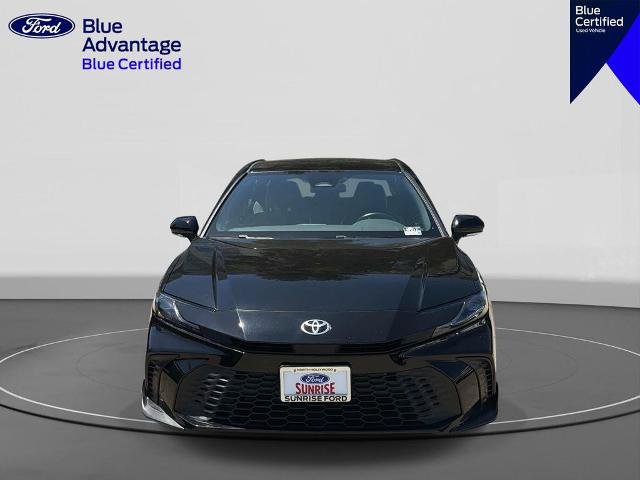 Used 2025 Toyota Camry SE FWD image 3