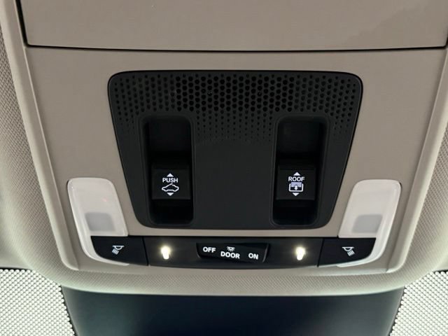 Used 2024 Honda Pilot Elite image 35