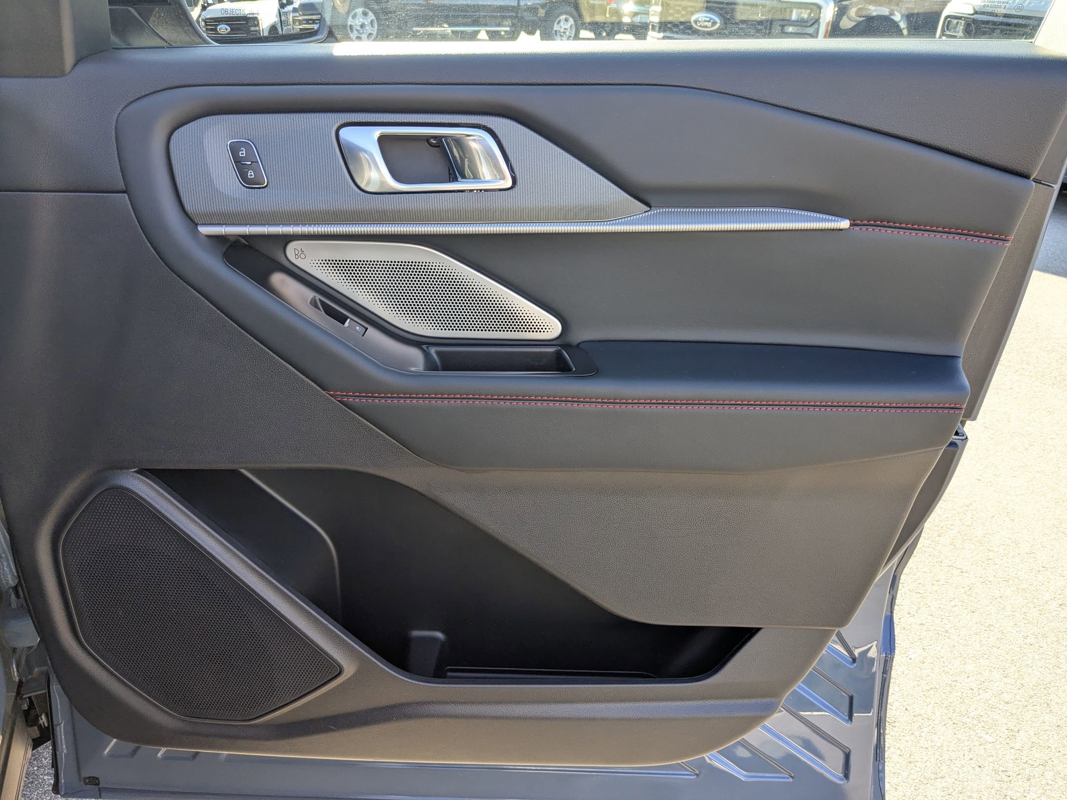 Certified 2025 Ford Explorer ST image 46