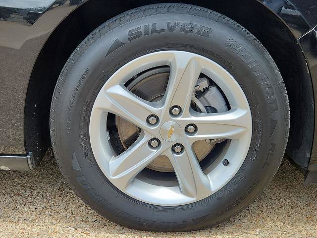 Used 2024 Chevrolet Malibu LS FWD image 2