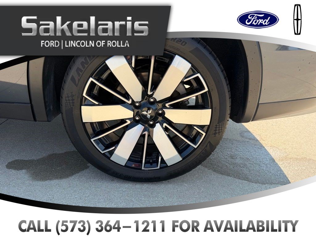 Used 2025 Mitsubishi Outlander AWD image 9