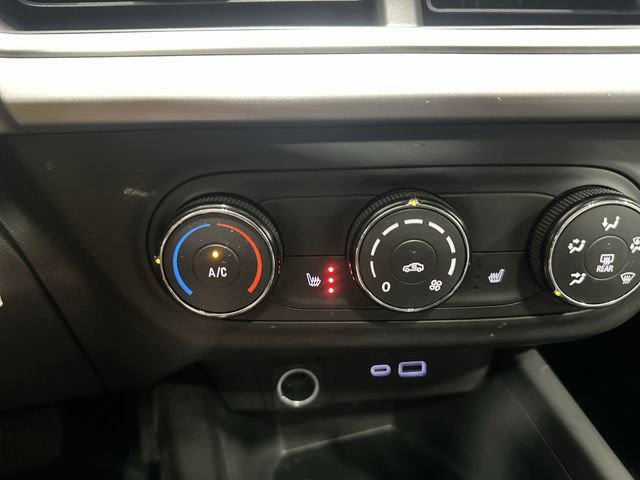 Used 2024 Chevrolet Trax RS w/ Sunroof Package FWD image 31