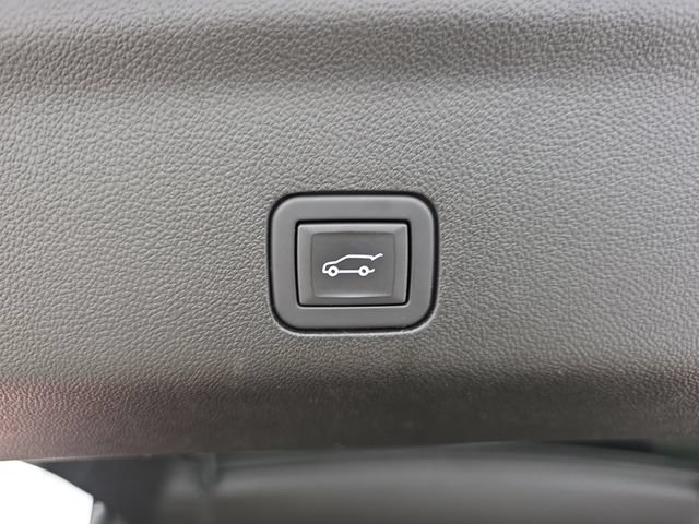 Used 2024 GMC Yukon XL SLT w/ SLT Luxury Package AWD/4WD image 35