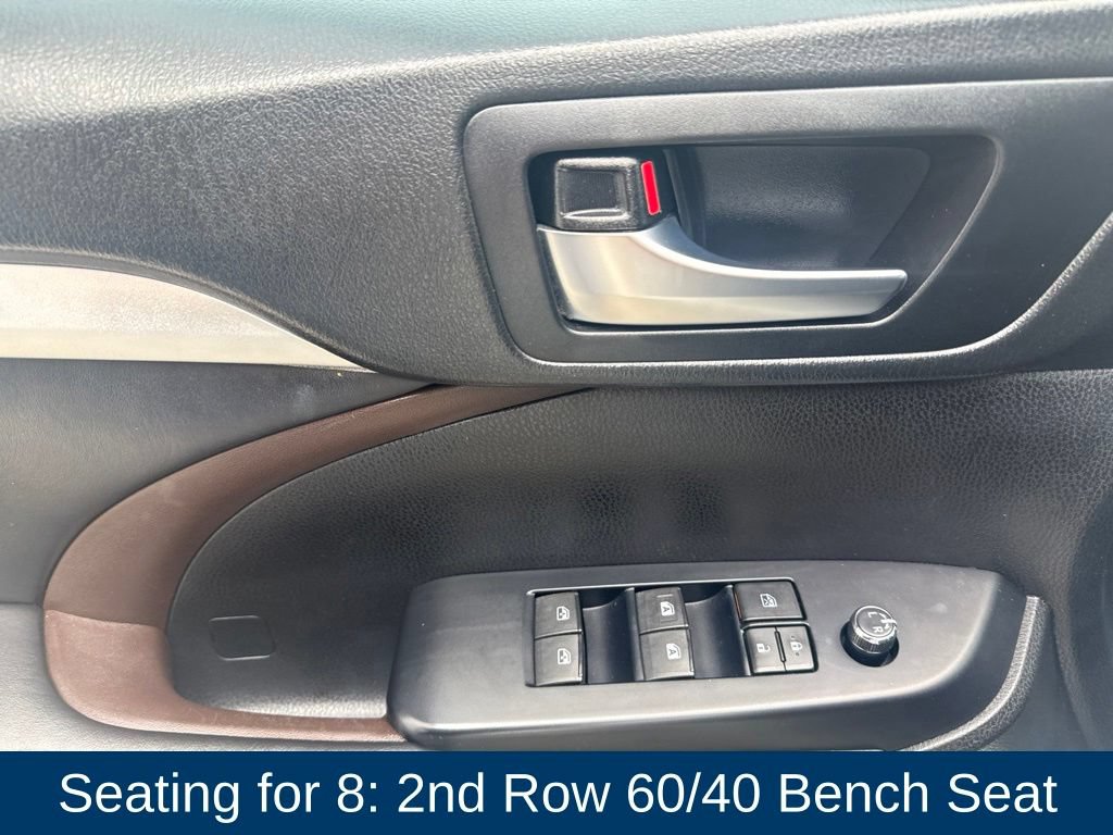 Used 2019 Toyota Highlander XLE AWD/4WD image 12