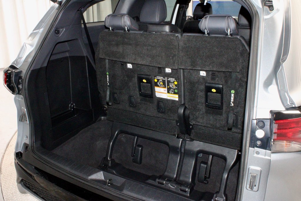 Used 2022 Toyota Sienna XSE image 16