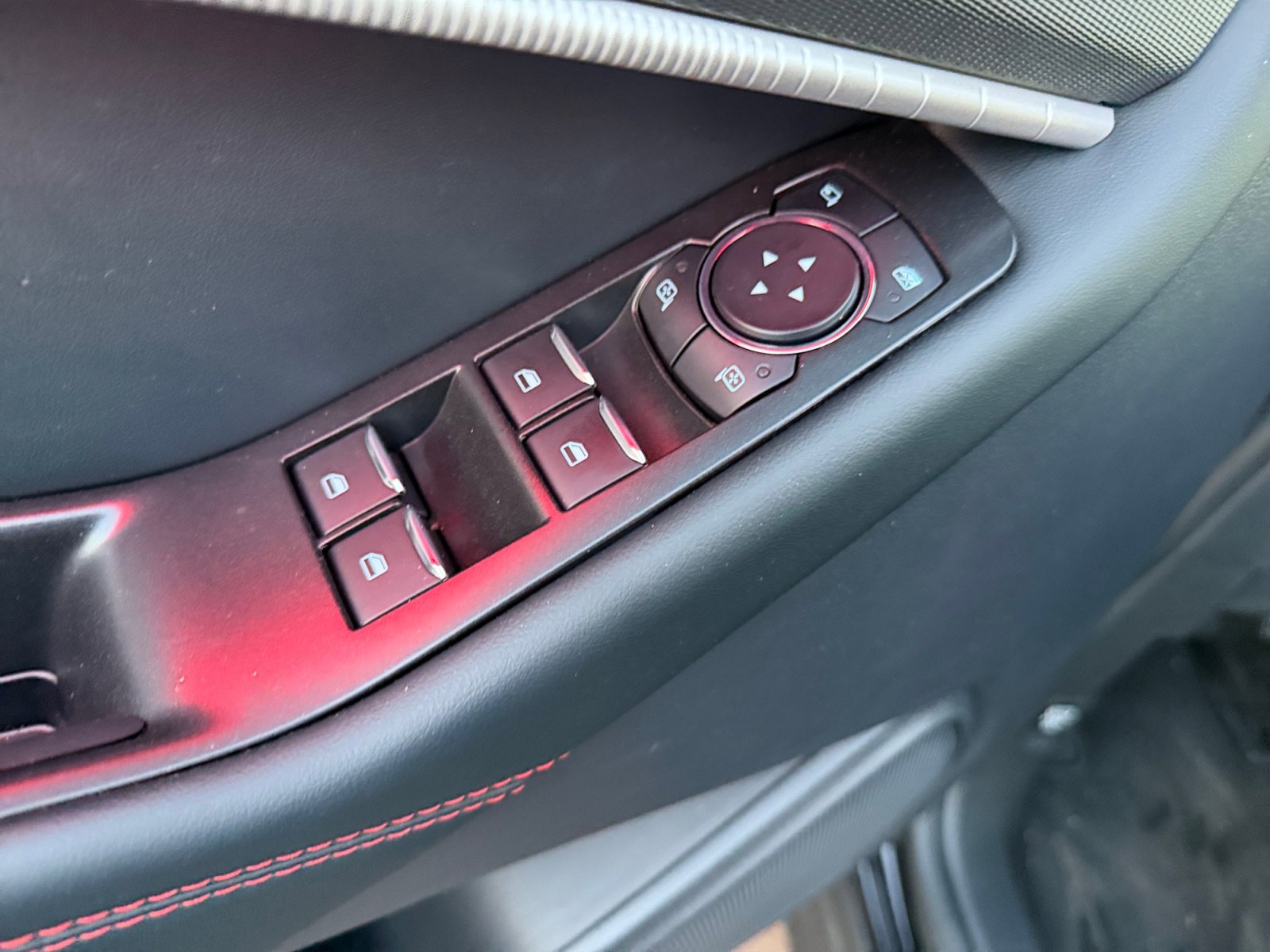 Certified 2025 Ford Explorer ST AWD/4WD image 17
