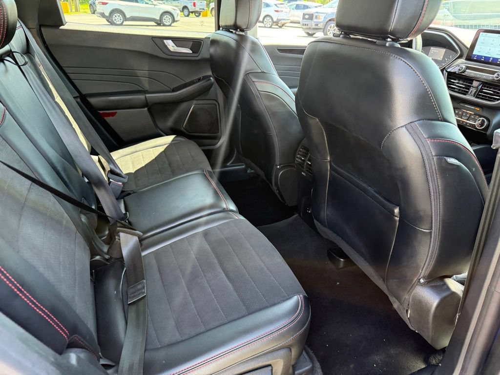 Certified 2022 Ford Escape SEL w/ SEL Stealth AWD Package image 16