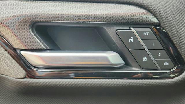 Used 2026 Chevrolet Silverado 1500 ZR2 w/ Dark Appearance Package image 26