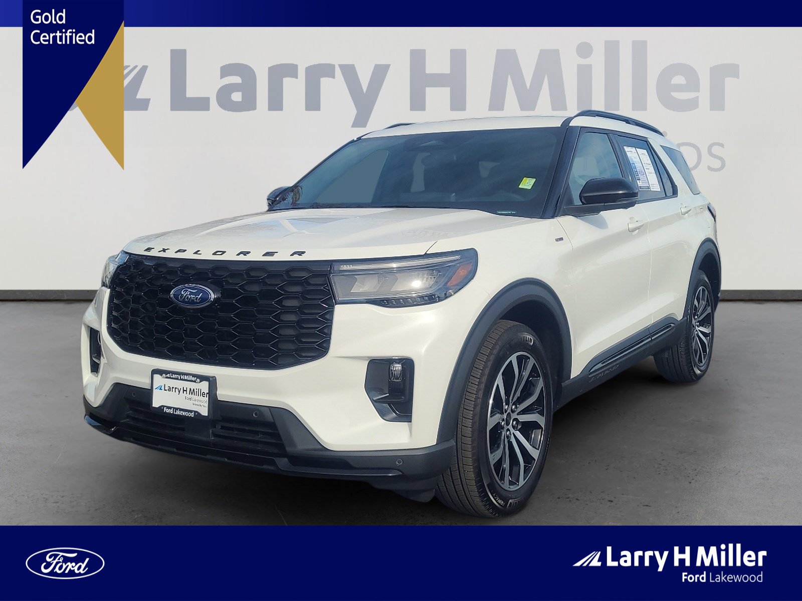 Certified 2025 Ford Explorer ST-Line image 1