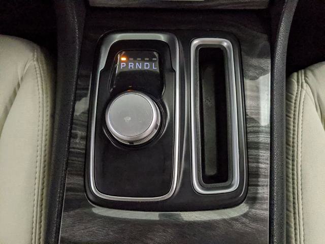 Used 2019 Chrysler 300 Touring w/ Sport Appearance Package RWD image 9