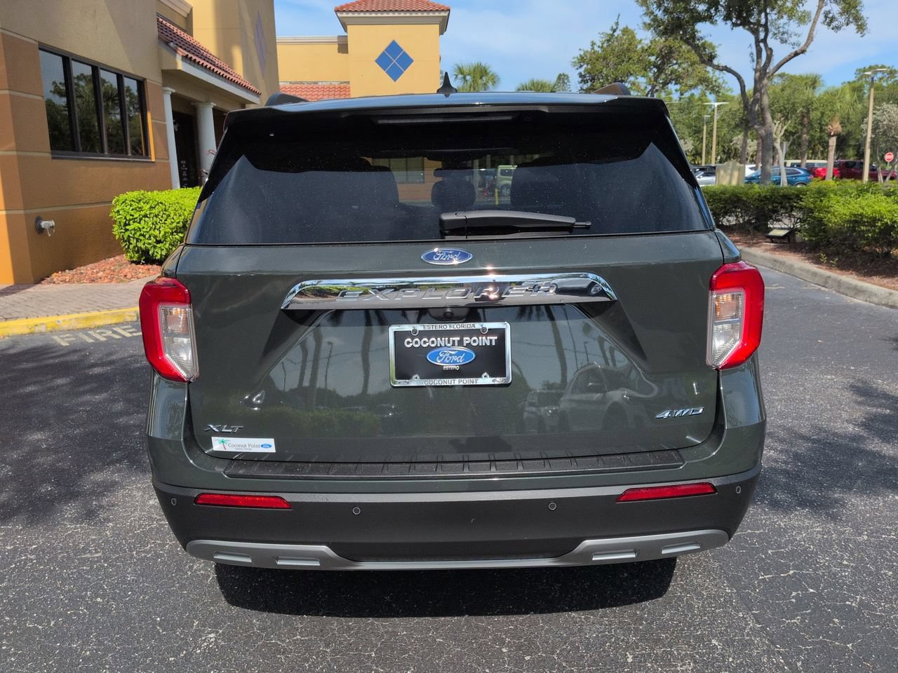 Certified 2024 Ford Explorer XLT w/ Equipment Group 202A AWD/4WD image 5