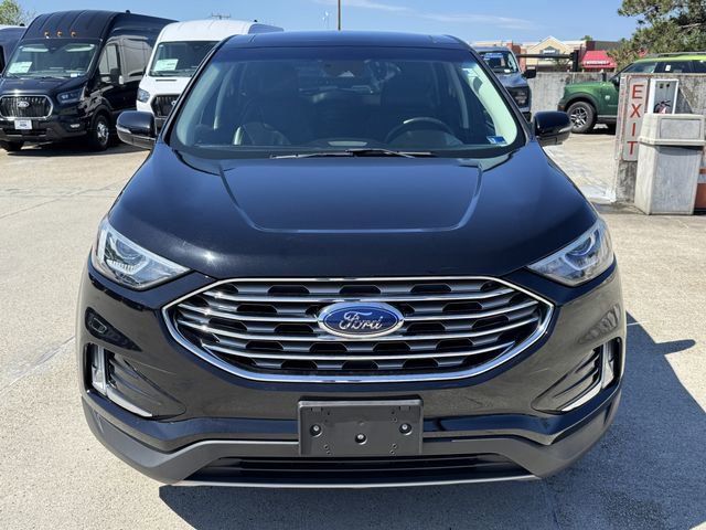 Certified 2019 Ford Edge Titanium w/ Class II Trailer Tow Package AWD/4WD image 2