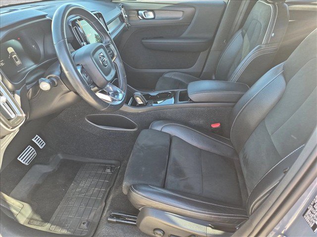 Used 2021 Volvo XC40 P8 Recharge w/ Advanced Package AWD/4WD image 17